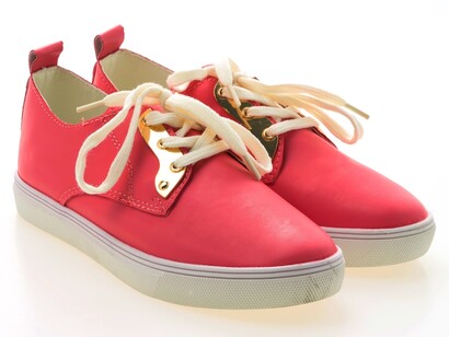 Ogni schiaffo, ogni insulto, ogni minaccia è un passo verso la distruzione di un’anima. Fermiamoci