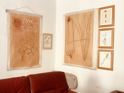 Mariella Busi De Logu, 10 Aprile 1945, 10 Aprile 2025, vista della mostra. Per gentile concessione di Mariella Busi De Logu