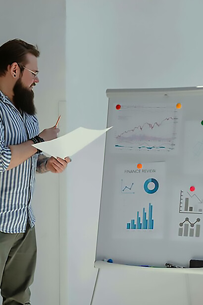 Man studies the benefits of using Chatgpt