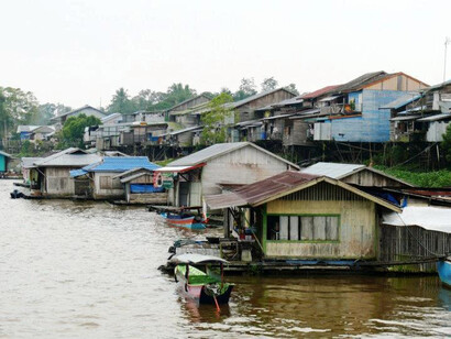 Case galleggianti nel Kalimantan