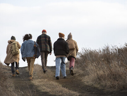 Borja del Pozo Cruz y Matthew N. Ahmadi, junto a un grupo de científicos colaboradores, publicaron en 2022 un estudio para el *JAMA Internal Medicine Journal*, donde se analizaba la relación entre salud y los pasos diarios de 80,000 personas