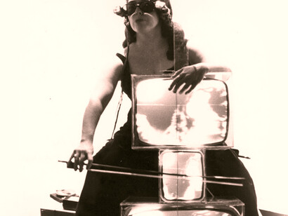 Mouvement Fluxus, 1960-1970. Chaque artiste à sa manière suscite une réaction ou une émotion de notre part