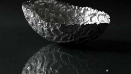 Yusuke Yamamoto, Frosty Alley, 2013, Hammer-raised and chased fine silver, W:17.3cm H:7.5cm