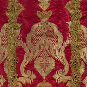 Tesori di seta. Capolavori tessili dalla donazione Falletti, oggetto in mostra. Per gentile concessione del Museo del Tessuto