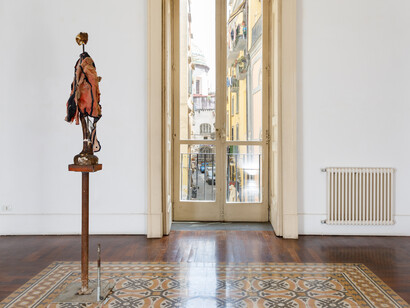 Artisti vari, Dove il futuro fu, il passato sarà, il forse è, vista della mostra. Cortesia di Galleria Tiziana Di Caro. Foto di Danilo Donzelli