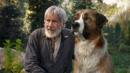 Fotograma de la película «La llamada de la selva», 2020, protagonizada por Harrison Ford