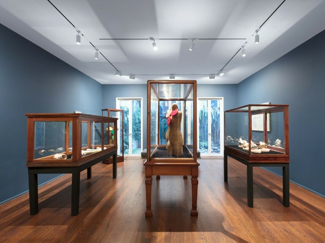 Portable Art, Exhibition view. Courtesy of Hauser & Wirth