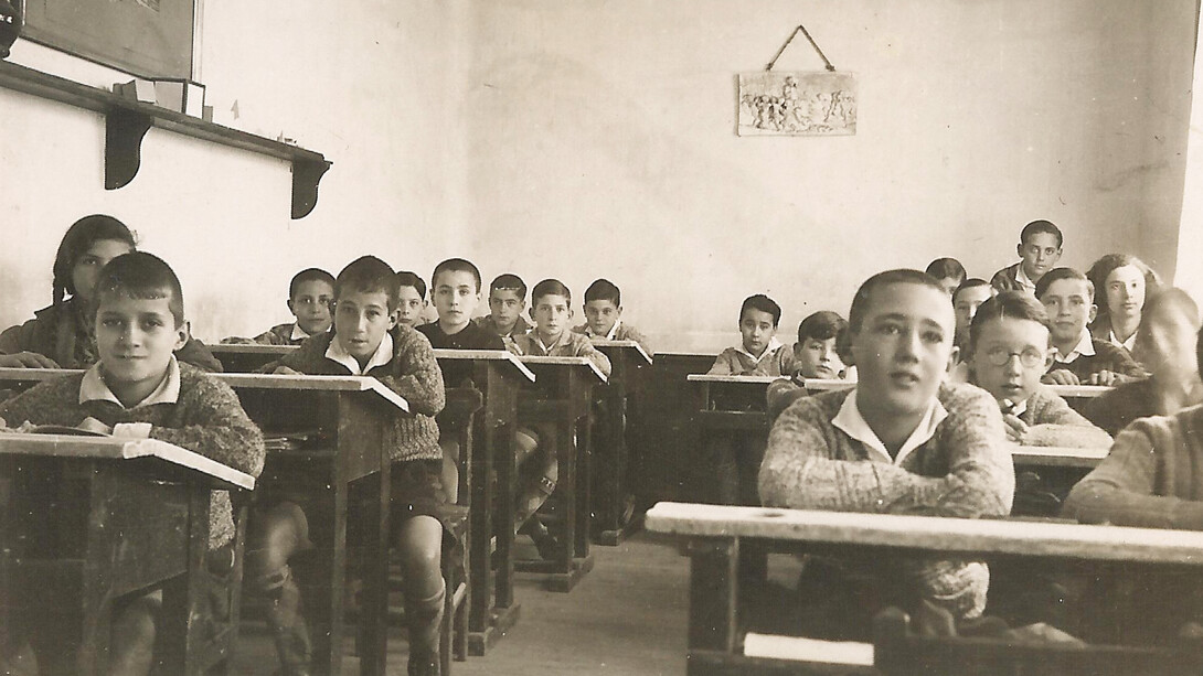 La II República hizo el mayor esfuerzo realizado hasta entonces en España por universalizar la educación. En la imagen: aula de una escuela pública en los años treinta.