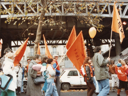 La France en pleine effervescence sociale sous le gouvernement Mitterrand, entre avancées et revendications persistantes
