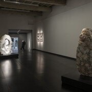 Jaume Plensa, Murmuri, exhibition view. Courtesy of Senda Gallery