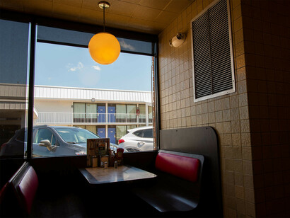 Micah Cash, Store #604: West Memphis, Arkansas, 2018. Courtesy of Georgia Museum of Art