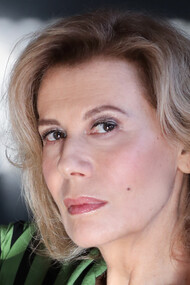 Daniela Poggi ha interpretato Io madre di mia madre e scritto "Ricordami!". Entrambi sulla dolorosa vicenda dell’Alzheimer della mamma Lydia