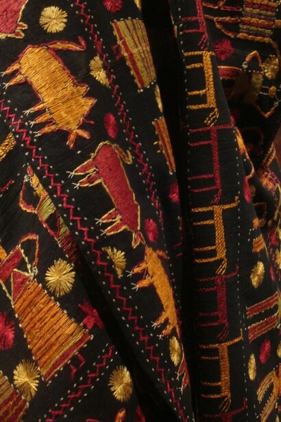 At the Philadelphia Museum of Art is the exhibition Phulkari: The Embroidered Textiles of Punjab from the Jill and Sheldon Bonovitz Collection, 2017