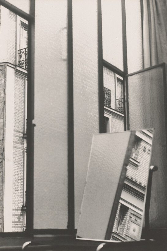 Florence Henri, Fenêtre, 1929, Épreuve gélatino-argentique d'époque, 37,3 x 27,5 cm, Staatliche Museen zu Berlin, Kunstbibliothek, Florence Henri © Galleria Martini & Ronchetti