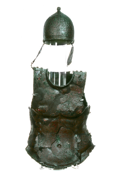 «Ajuar de la tumba de los dos guerreros», siglo III a. C., de Lavello Melfi, Museo Arqueológico Nacional de Melfese. Con permiso del Ministerio de Cultura