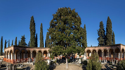 Cimitero agli Allori, il loggiato. Ph Alessandro Moggi