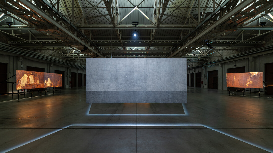 Gian Maria Tosatti, NOw/here, veduta della mostra. Courtesy l’artista e Pirelli HangarBicocca, Milano, foto Ela Bialkowska, Okno studio