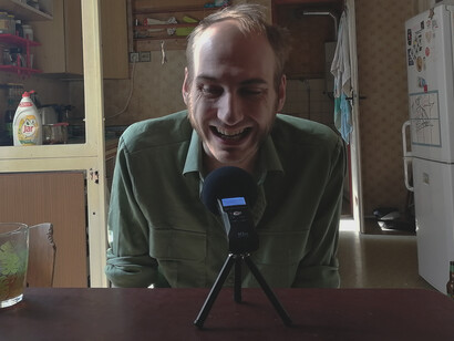 While recording his slam Metro-nom on the voice recorder, photo by Martina Kroa