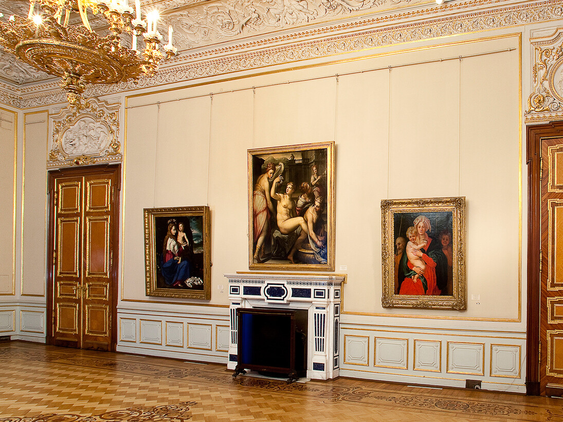 Italian Renaissance Art, Exhibition view. Courtesy of The State Hermitage Museum