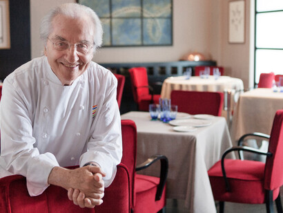 Gualtiero Marchesi in his restaurant © Luisa Valieri