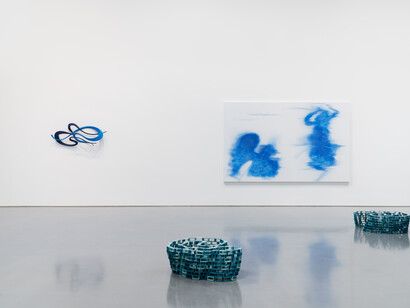 Shirazeh Houshiary, The Sound of One Hand, exhibition view. Courtesy of Lisson Gallery