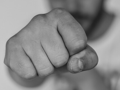 Vox ha lanzado su cruzada... contra lo que llaman «ideología de género»: entre otras lindezas, quieren acabar con las ayudas a las mujeres maltratadas