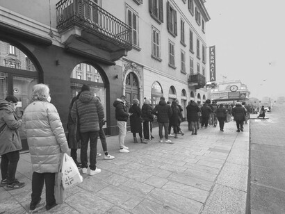 Ho visto un Natale con più fila fuori dai centri per tamponi che fuori dalle gastronomie