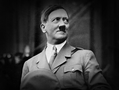 Adolf Hitler fue un político, militar y dictador alemán de origen austríaco