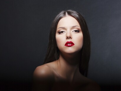 Mujer en la oscuridad