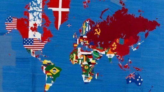 Alighiero Boetti – Mappa ( Planisphère), 1979-1985, broderie, 103 x 155 cm.
