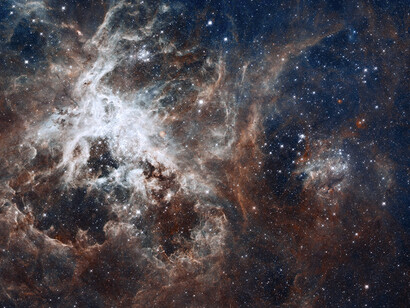 La vida de las estrellas define un ciclo; es decir, las estrellas se forman, están activas durante algunos miles de millones de años y después mueren