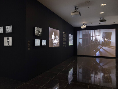 Private Lives Public Spaces. Courtesy of MoMA