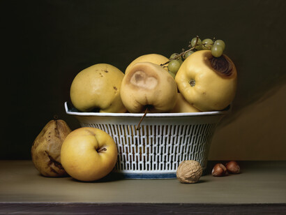 Sharon Core, Apples in a Porcelain Basket, 2007, Chromogenic print, © Sharon Core, Courtesy of the Artist and Yancey Richardson