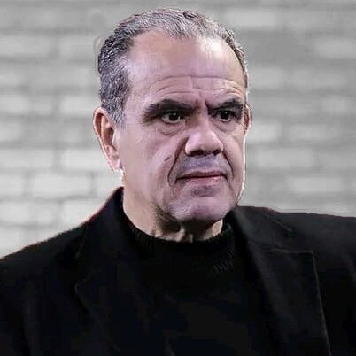 Lotfi Lammari, giornalista noto per le sue critiche pungenti e il suo impegno nella libertà di stampa in Tunisia