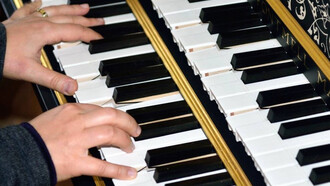 Double manual harpsichord