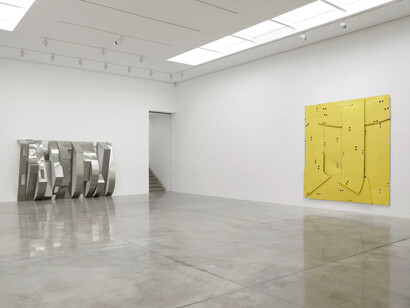 Virginia Overton, Paintings, exhibition view. Courtesy of White Cube