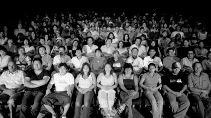 Santiago Sierra, «La Trampa», Matucana 100, Santiago de Chile. Diciembre, 2007. Imagen cortesía del artista y de Prometogallery de Ida Pissani, Milán — Lucca