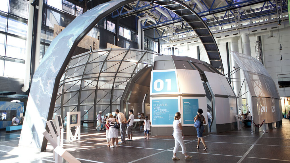 Earthwatch. Courtesy of Cité des Sciences et de l'Industrie