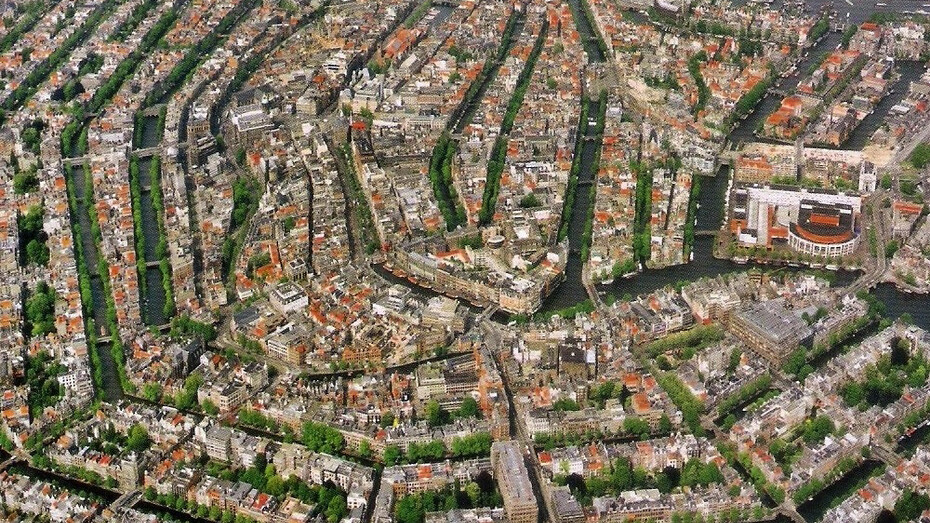 Amsterdam, a model of correct gentrification