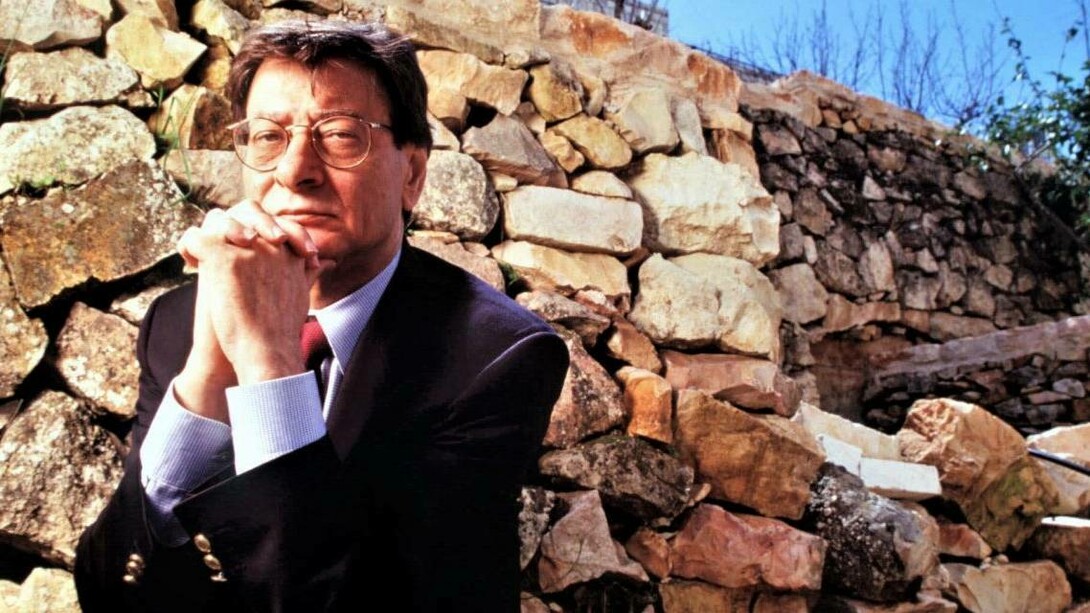 Palestinian poet Mahmoud Darwish fought with the pen and lived to be 67 years old 