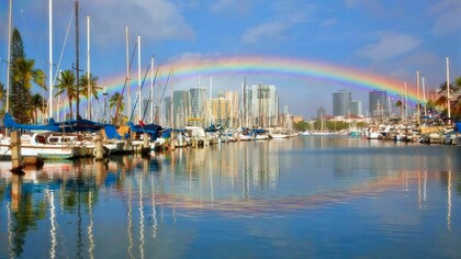 Arco-íris sobre Honolulu, no Havaí