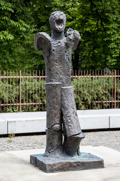 Fritz Wotruba, Großer stehender, 1974. Mit freundlicher genehmigung des Lower Belvedere