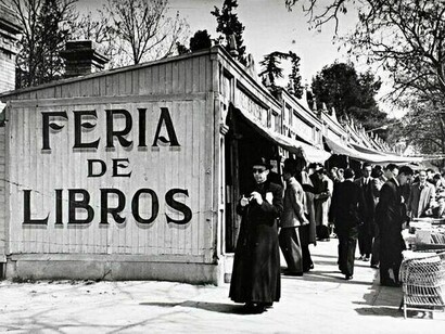 Madrid. Imagen histórica de la Cuesta de Moyano