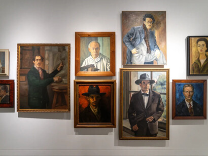 Varios artistas, Ciudad soñada, vista de exhibición. Cortesía de Museo de Antioquia 