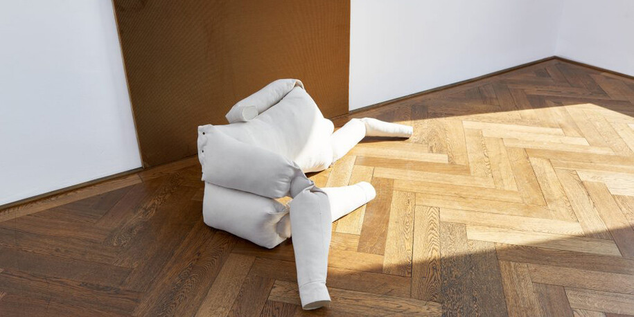 Shahryar Nashat. The Cold Horizontals, Exhibition view. Courtesy of Kunsthalle Basel 