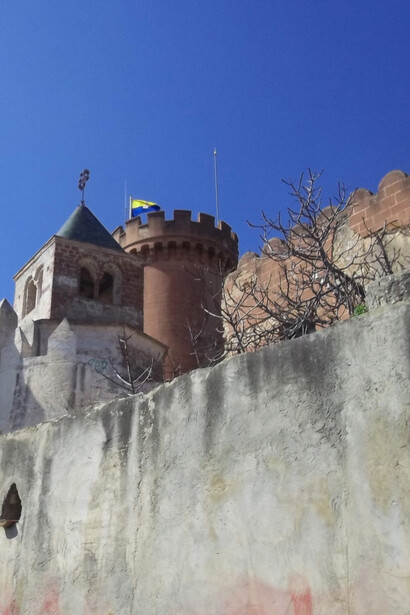 Castillo de Castelldefels en un día asoleado