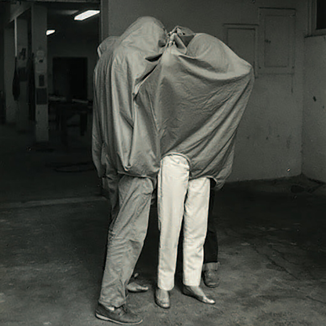 Martha Araújo. Hábito/Habitante 1985. Courtesy of Galeria Jaqueline Martins