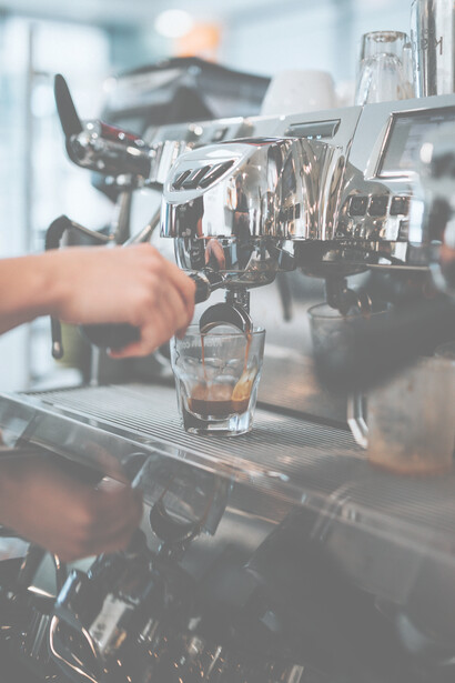 Il caffè sospeso torna a far parlare di sé ogni volta che una crisi mette a dura prova la nostra società opulenta