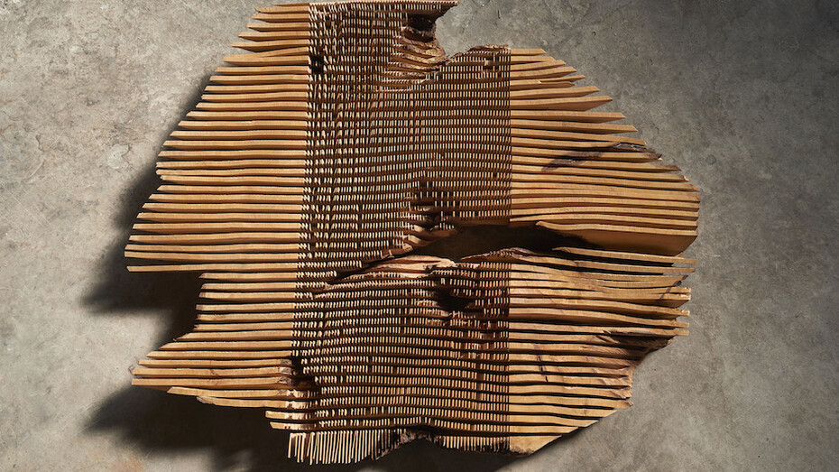 Herbert Golser, Out of line, 2014, pear wood, 90 x 10 x 80 cm