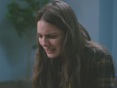 After a traumatic encounter with a patient, psychiatrist Dr. Rose Cotter is haunted by terrifying visions and escalating dread in Smile (2022), forcing her to confront her darkest past